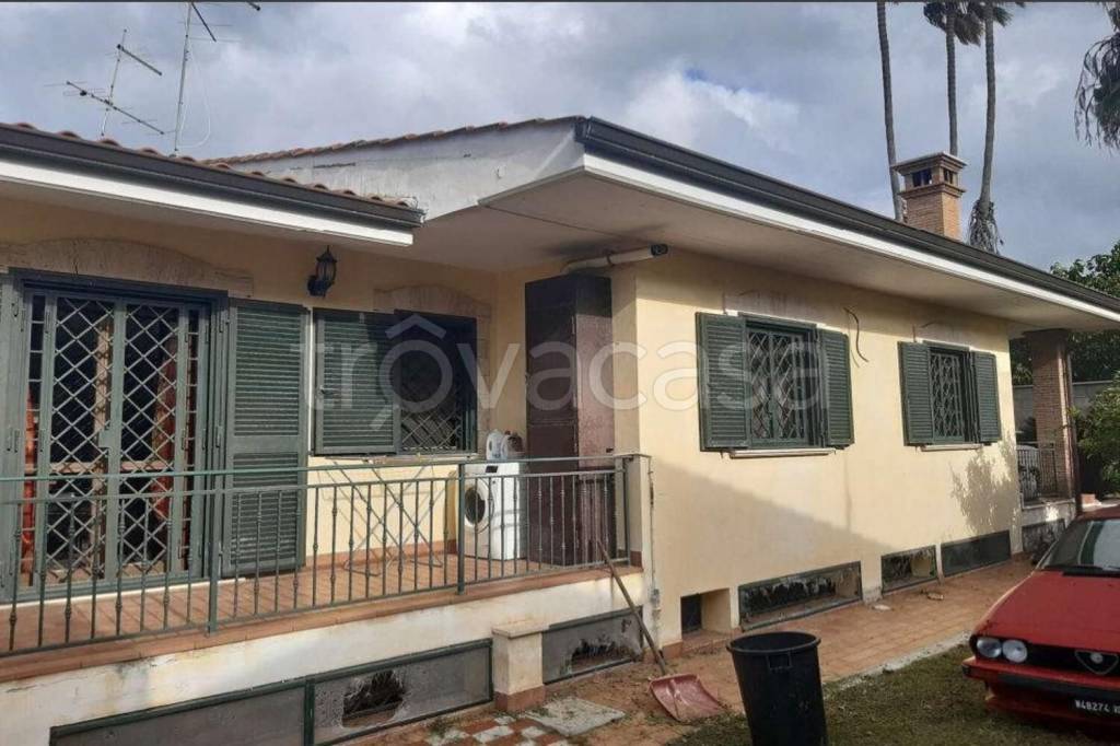 casa indipendente in vendita ad Ardea in zona Nuova California