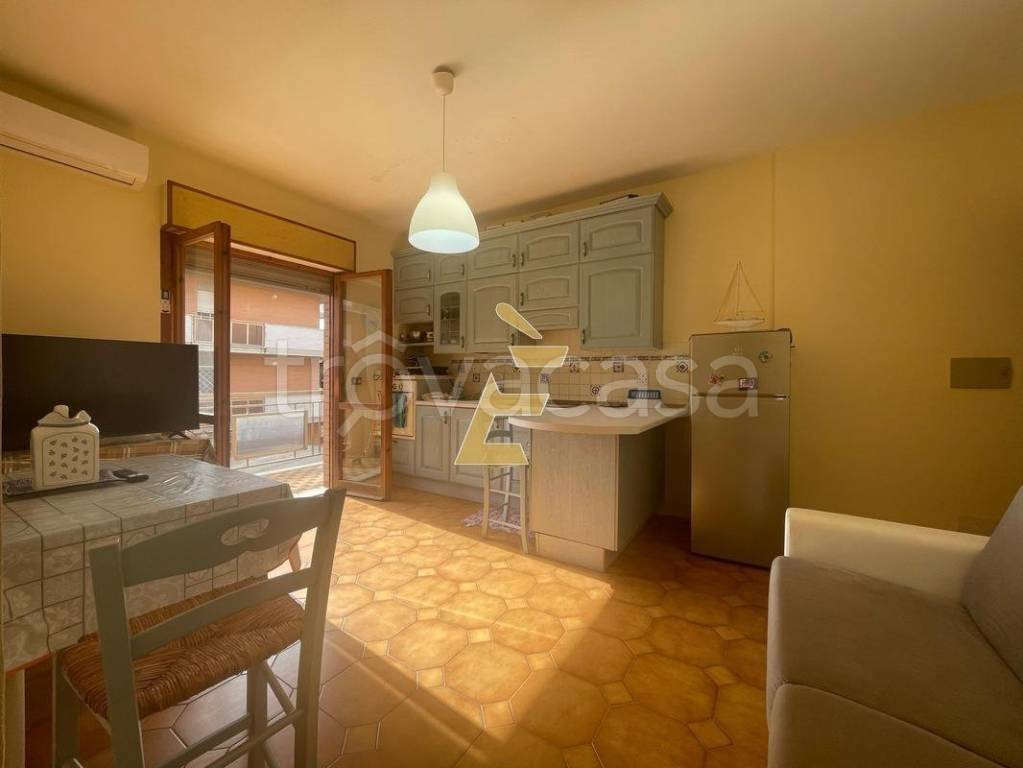 appartamento in vendita ad Ardea in zona Marina di Ardea