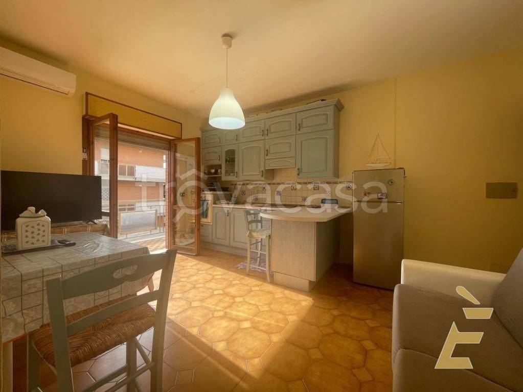 appartamento in vendita ad Ardea in zona Marina di Ardea