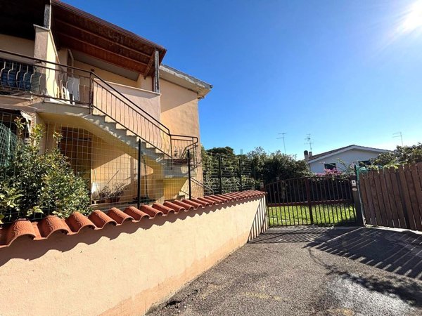 appartamento in vendita ad Ardea in zona Nuova California