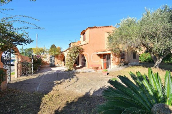 casa indipendente in vendita ad Ardea in zona Colle Romito