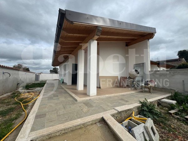 casa indipendente in vendita ad Ardea in zona Nuova Florida