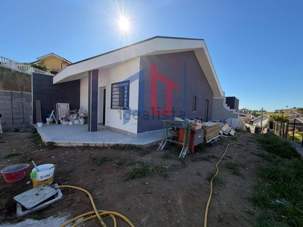 casa indipendente in vendita ad Ardea in zona Nuova Florida