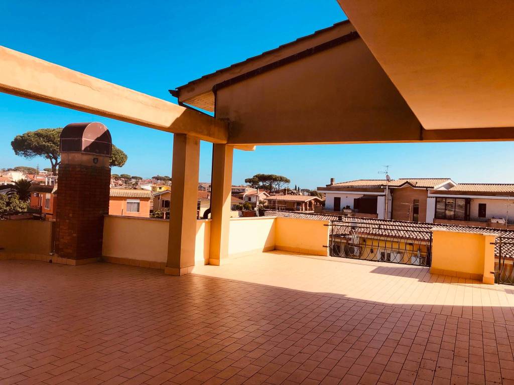 appartamento in vendita ad Ardea in zona Marina di Ardea