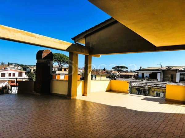 appartamento in vendita ad Ardea in zona Marina di Ardea