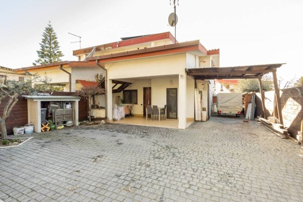 casa indipendente in vendita ad Ardea in zona Nuova Florida