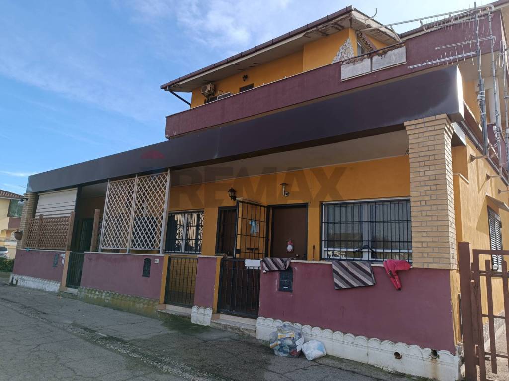 appartamento in vendita ad Ardea in zona Marina di Ardea