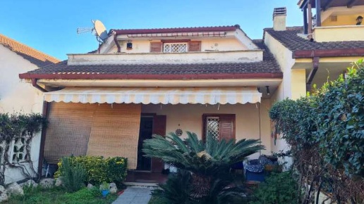 appartamento in vendita ad Ardea in zona Colle Romito