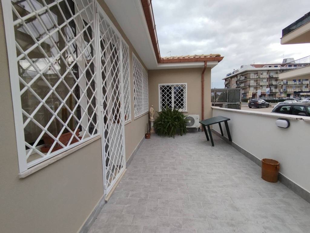 casa indipendente in vendita ad Ardea in zona Nuova California