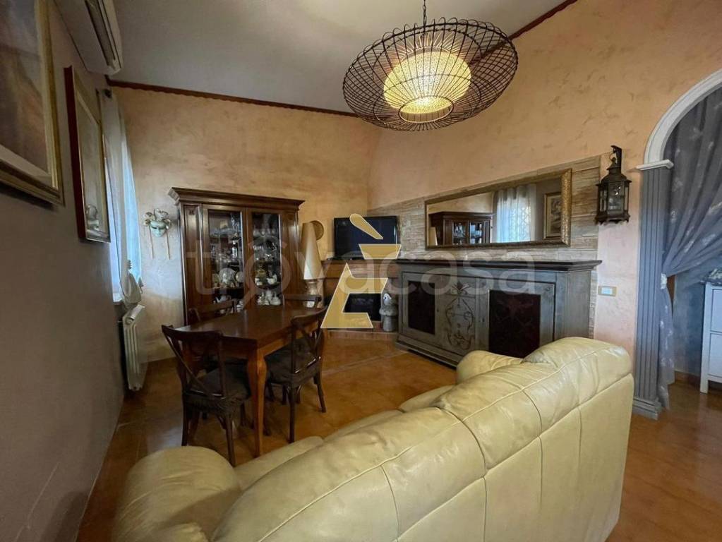 appartamento in vendita ad Ardea in zona Marina di Ardea