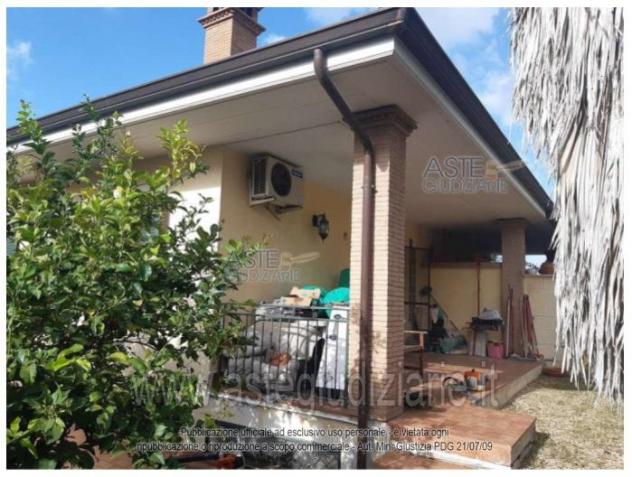 casa indipendente in vendita ad Ardea in zona Marina di Ardea