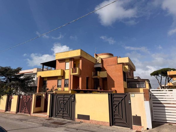 appartamento in vendita ad Ardea in zona Lido dei Pini