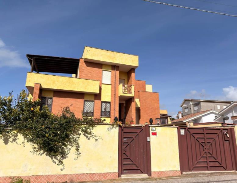 appartamento in vendita ad Ardea in zona Lido dei Pini