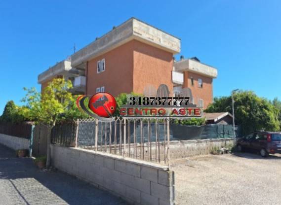 appartamento in vendita ad Ardea in zona Marina di Ardea