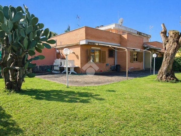 appartamento in vendita ad Ardea in zona Colle Romito