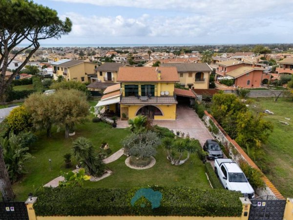 casa indipendente in vendita ad Ardea in zona Nuova California