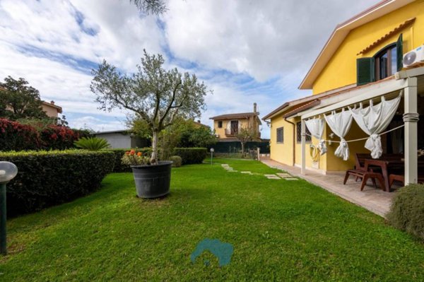 casa indipendente in vendita ad Ardea in zona Nuova California