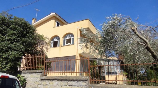 casa indipendente in vendita ad Ardea in zona Villaggio Ardeatino
