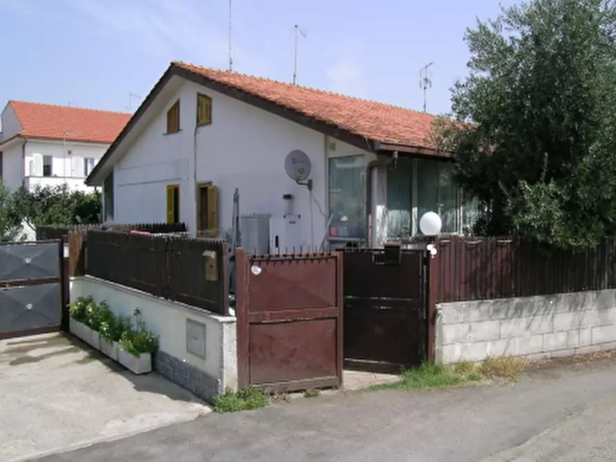 casa indipendente in vendita ad Ardea