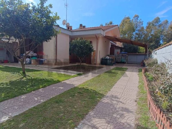 casa indipendente in vendita ad Ardea in zona Colle Romito