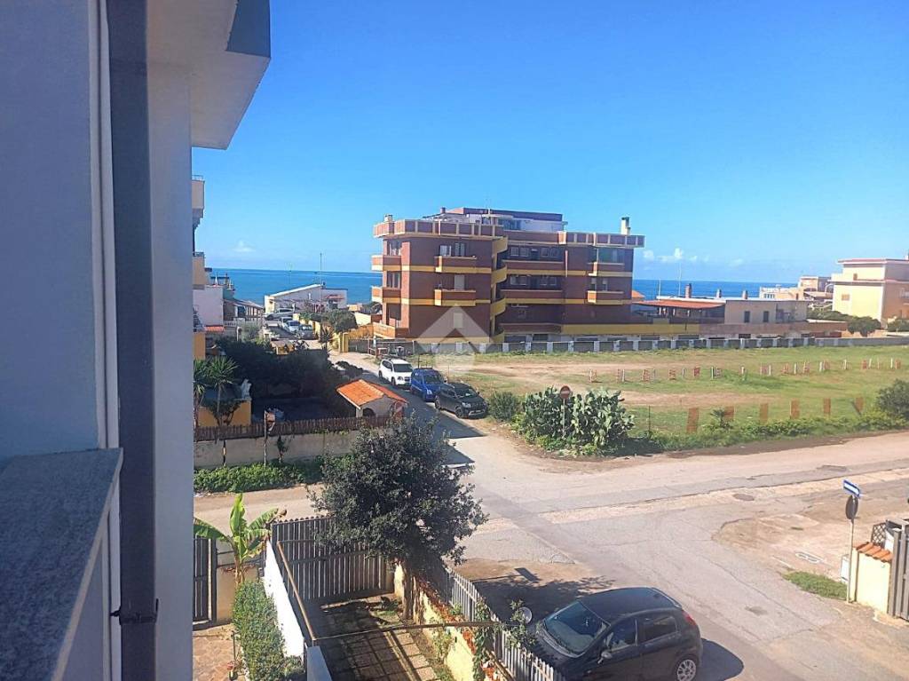 appartamento in vendita ad Ardea in zona Marina di Ardea