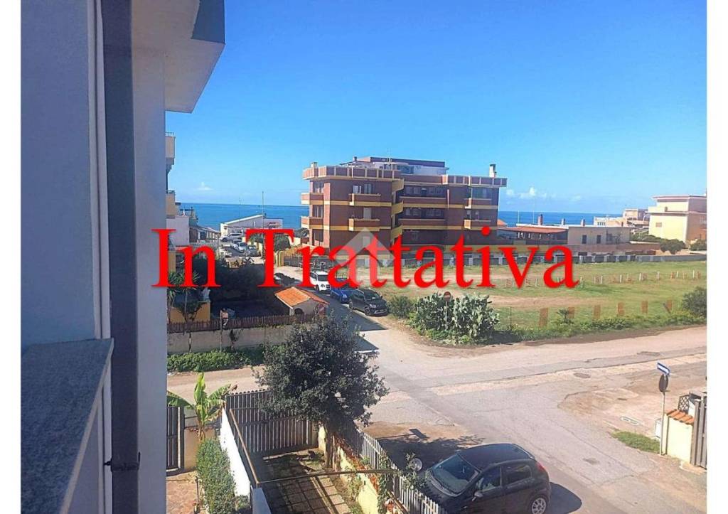 appartamento in vendita ad Ardea in zona Marina di Ardea