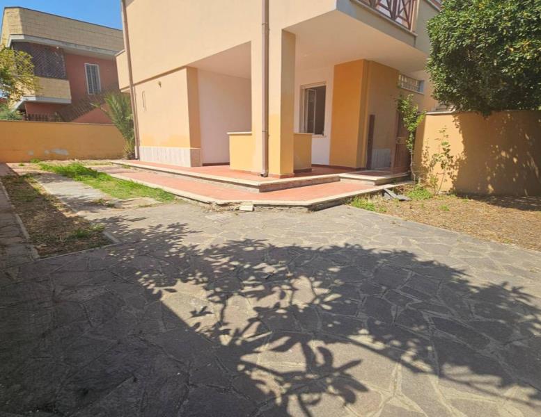 appartamento in vendita ad Ardea in zona Marina di Ardea