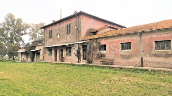 casa indipendente in vendita ad Ardea in zona Montagnano