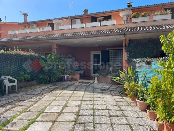 casa indipendente in vendita ad Ardea in zona Colle Romito