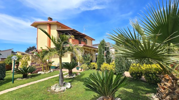 casa indipendente in vendita ad Ardea in zona Nuova California