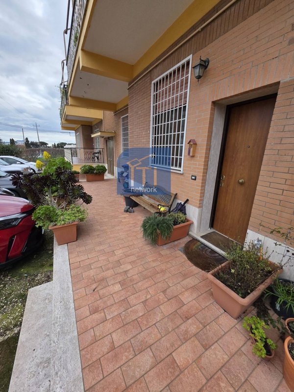 appartamento in vendita ad Ardea in zona Castagnetta