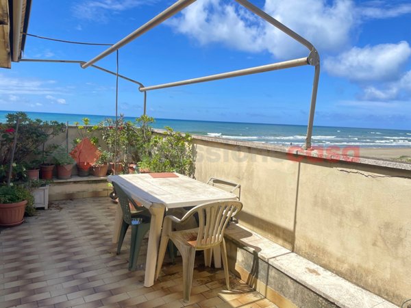 appartamento in vendita ad Ardea in zona Marina di Ardea