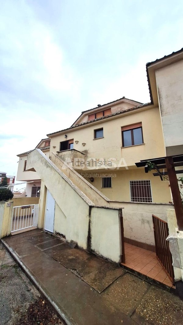 appartamento in vendita ad Ardea in zona Marina di Ardea