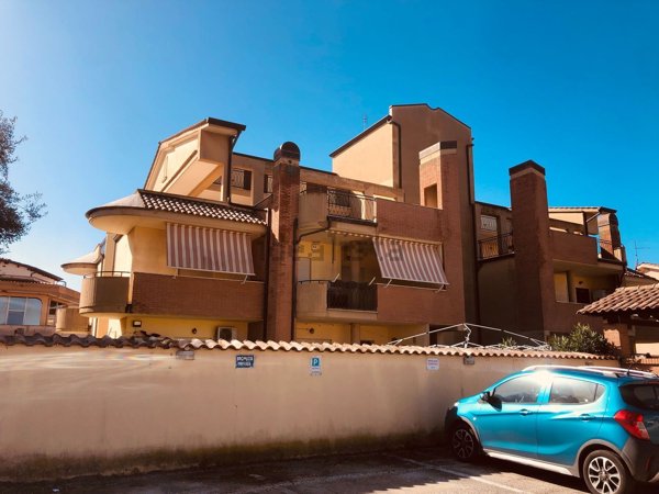 appartamento in vendita ad Ardea in zona Marina di Ardea