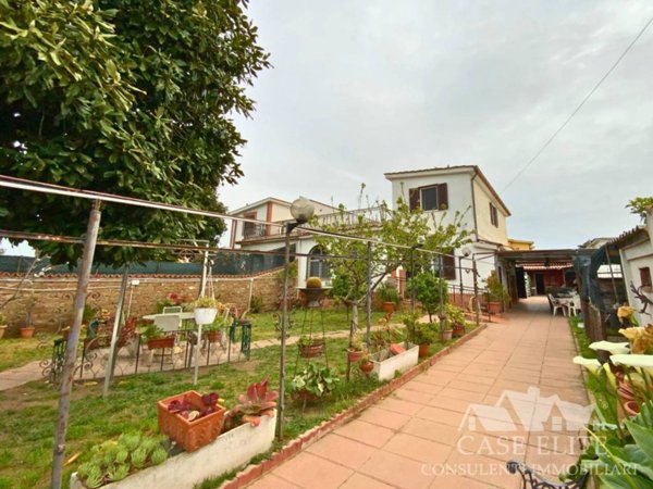 casa indipendente in vendita ad Ardea in zona Nuova Florida