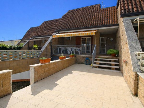 casa indipendente in vendita ad Ardea in zona Lido dei Pini