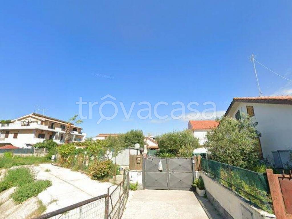 casa indipendente in vendita ad Ardea in zona Nuova California