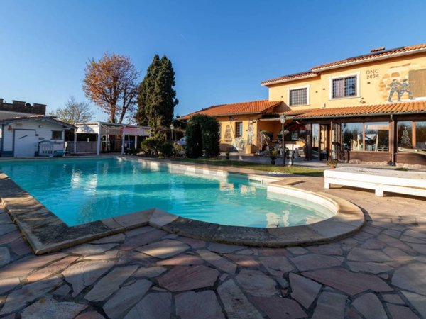 casa indipendente in vendita ad Ardea in zona Montagnano