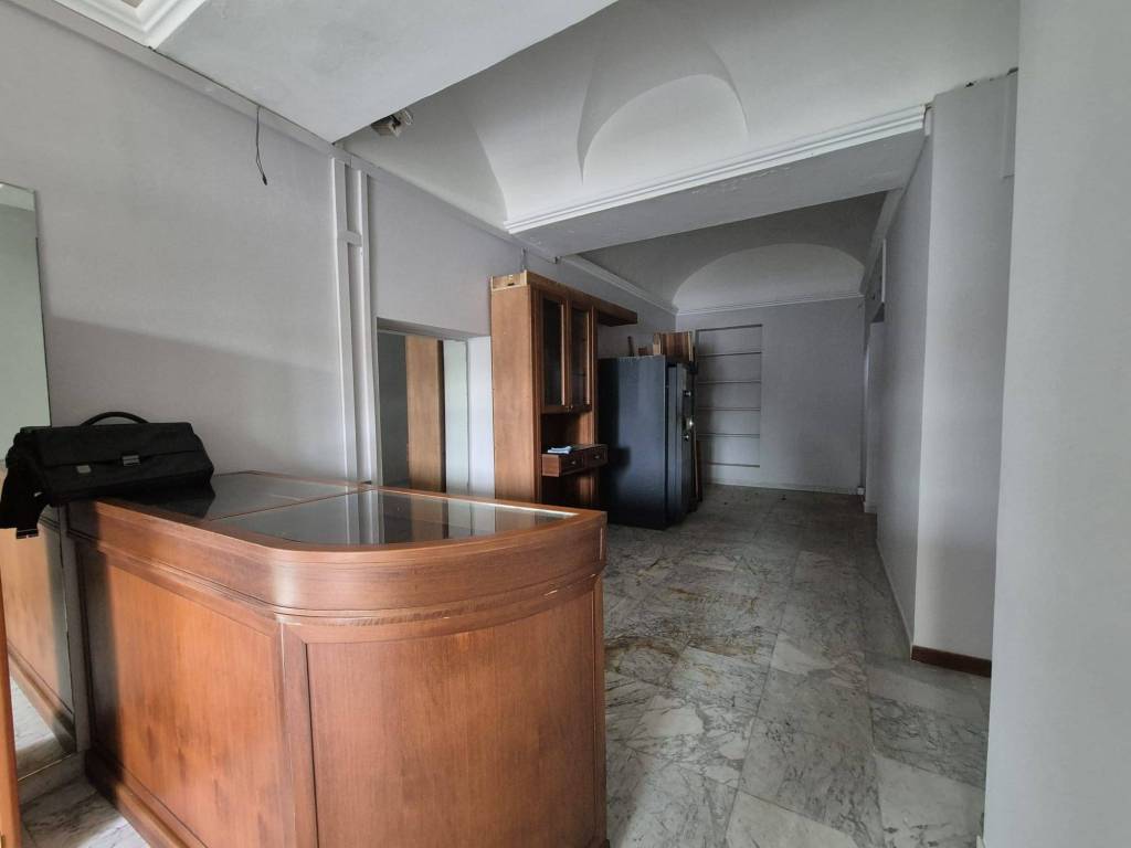 negozio in vendita ad Ardea in zona Nuova Florida