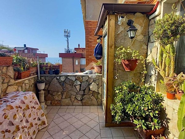 appartamento in vendita ad Ardea in zona Marina di Ardea