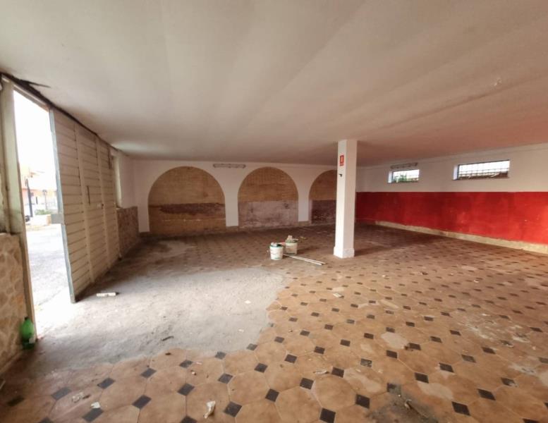 negozio in vendita ad Ardea in zona Marina di Ardea