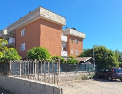 appartamento in vendita ad Ardea in zona Marina di Ardea