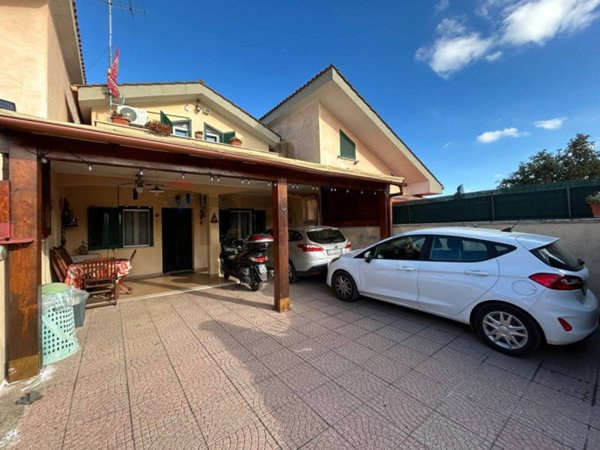 casa indipendente in vendita ad Ardea in zona Nuova Florida