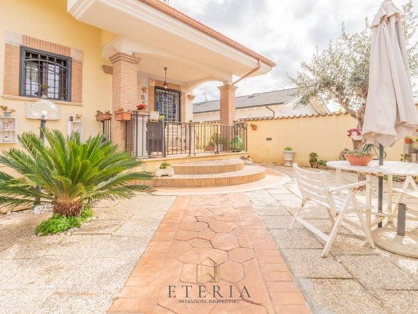 casa indipendente in vendita ad Ardea in zona Banditella