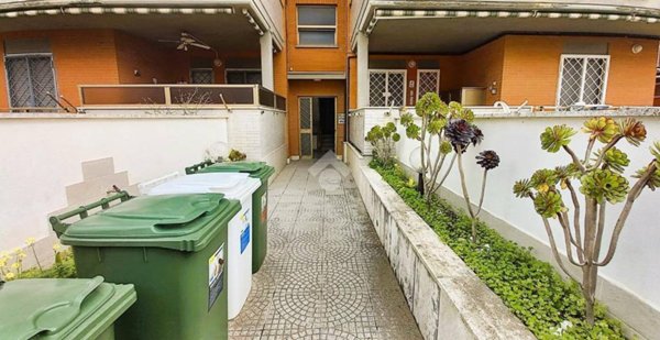 appartamento in vendita ad Ardea in zona Marina di Ardea