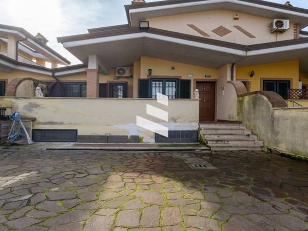 casa indipendente in vendita ad Ardea in zona Nuova California