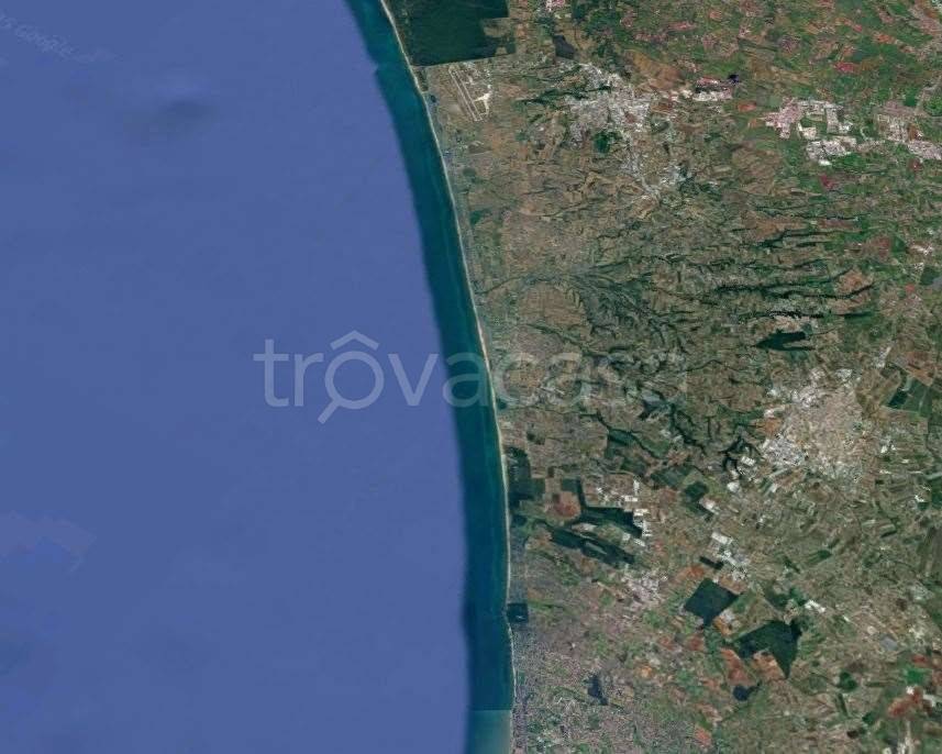 negozio in vendita ad Ardea in zona Lido dei Pini