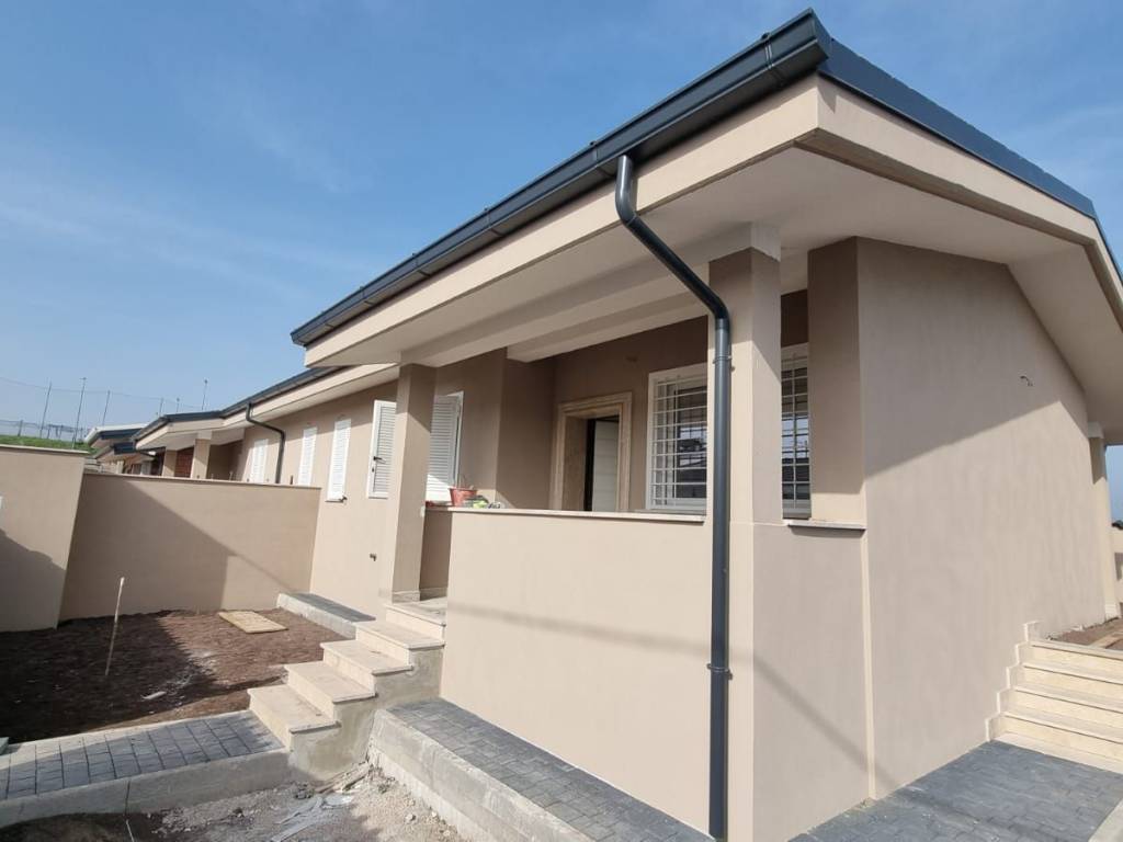 casa indipendente in vendita ad Ardea in zona Nuova Florida