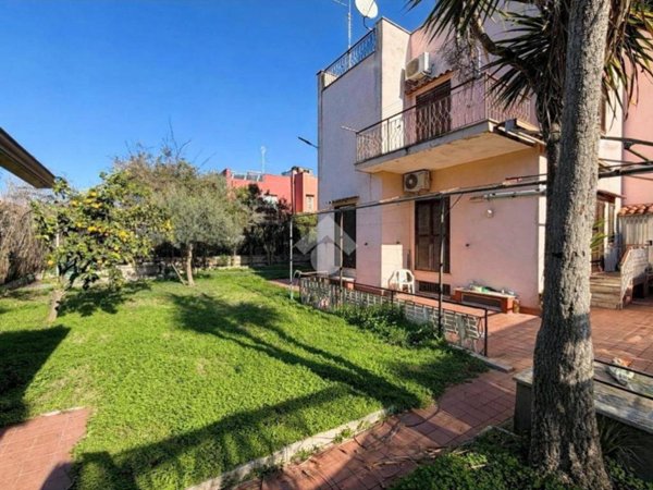 casa indipendente in vendita ad Ardea in zona Nuova California