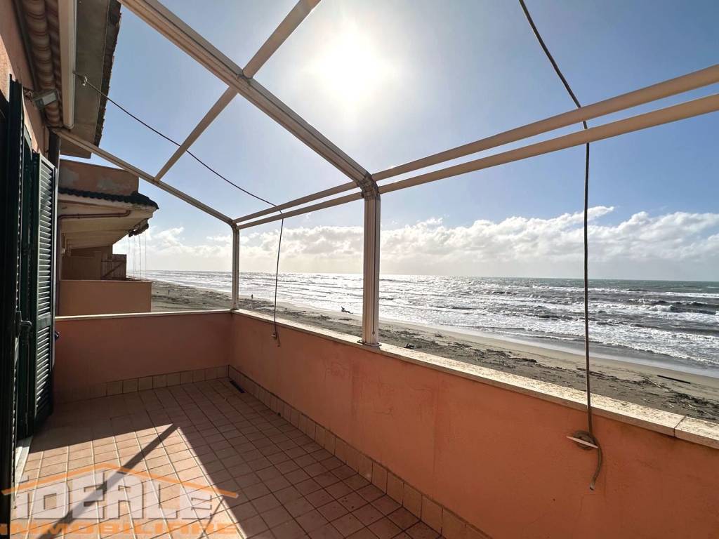 appartamento in vendita ad Ardea in zona Marina di Ardea